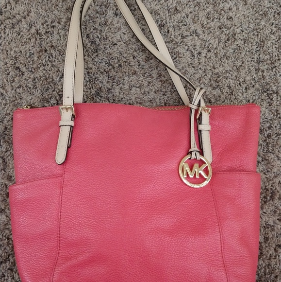 Michael Kors Handbags - Michael Kors tote